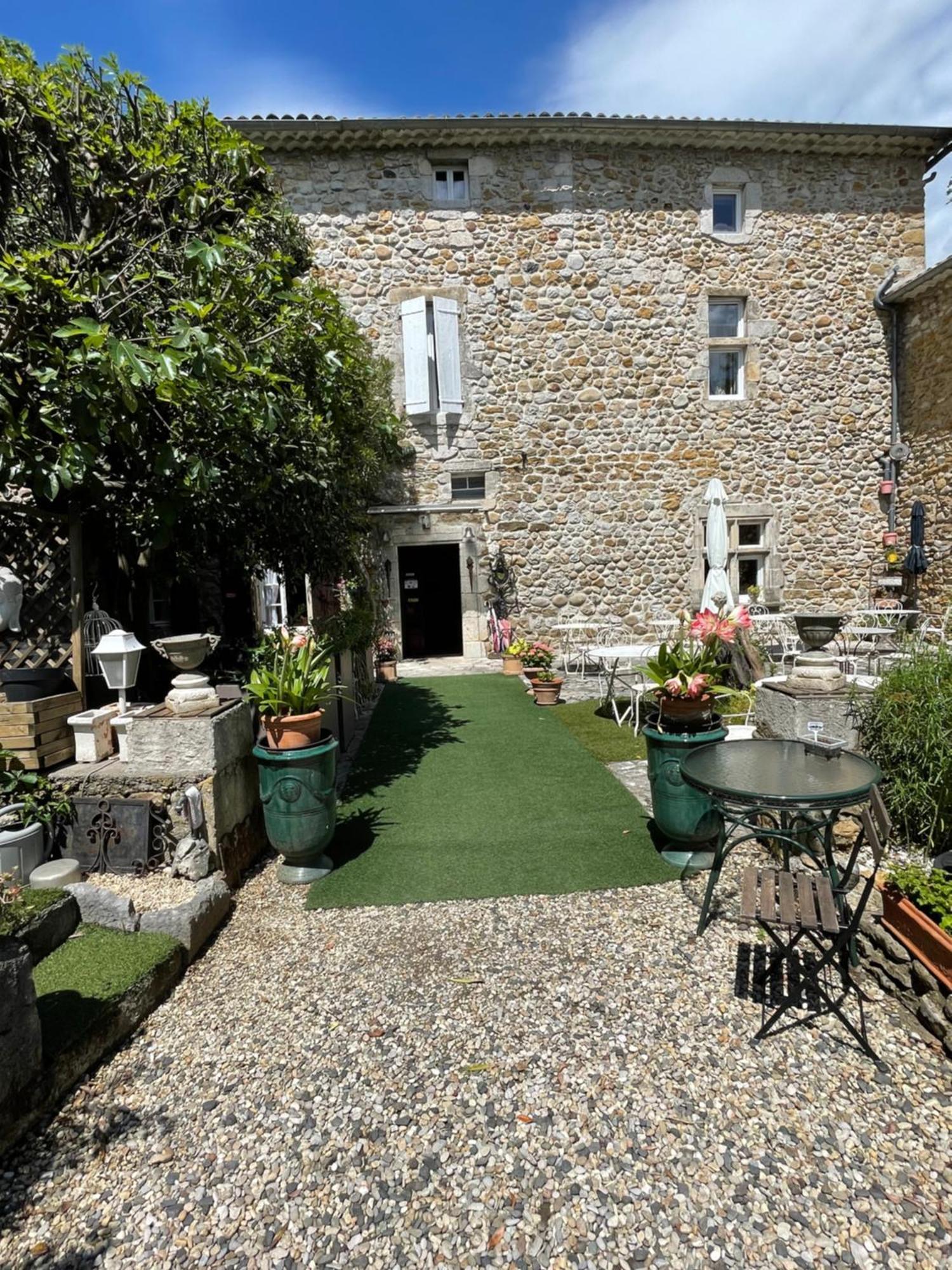 瓦隆蓬达克 Le Manoir Du Raveyron酒店 外观 照片