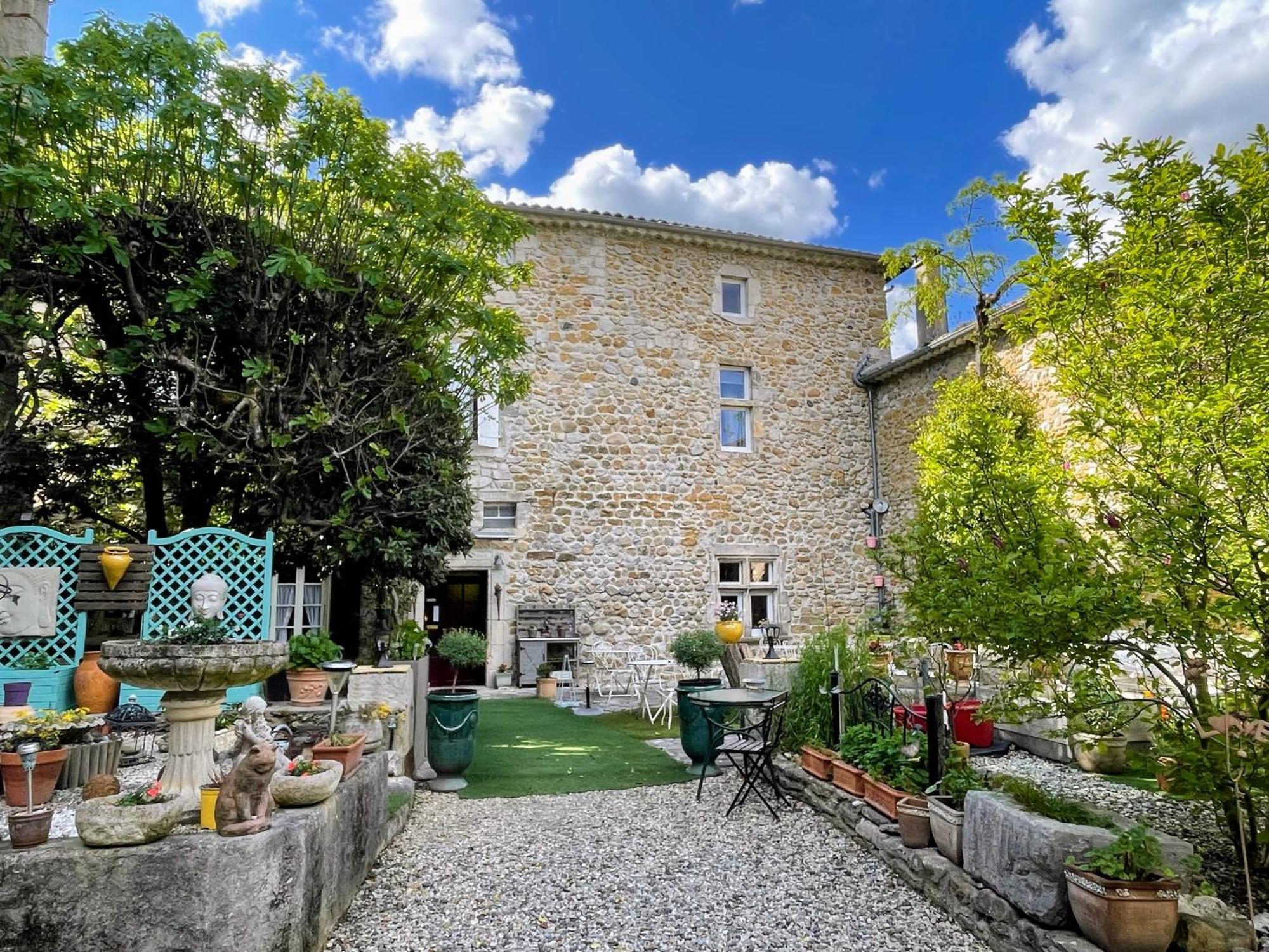 瓦隆蓬达克 Le Manoir Du Raveyron酒店 外观 照片