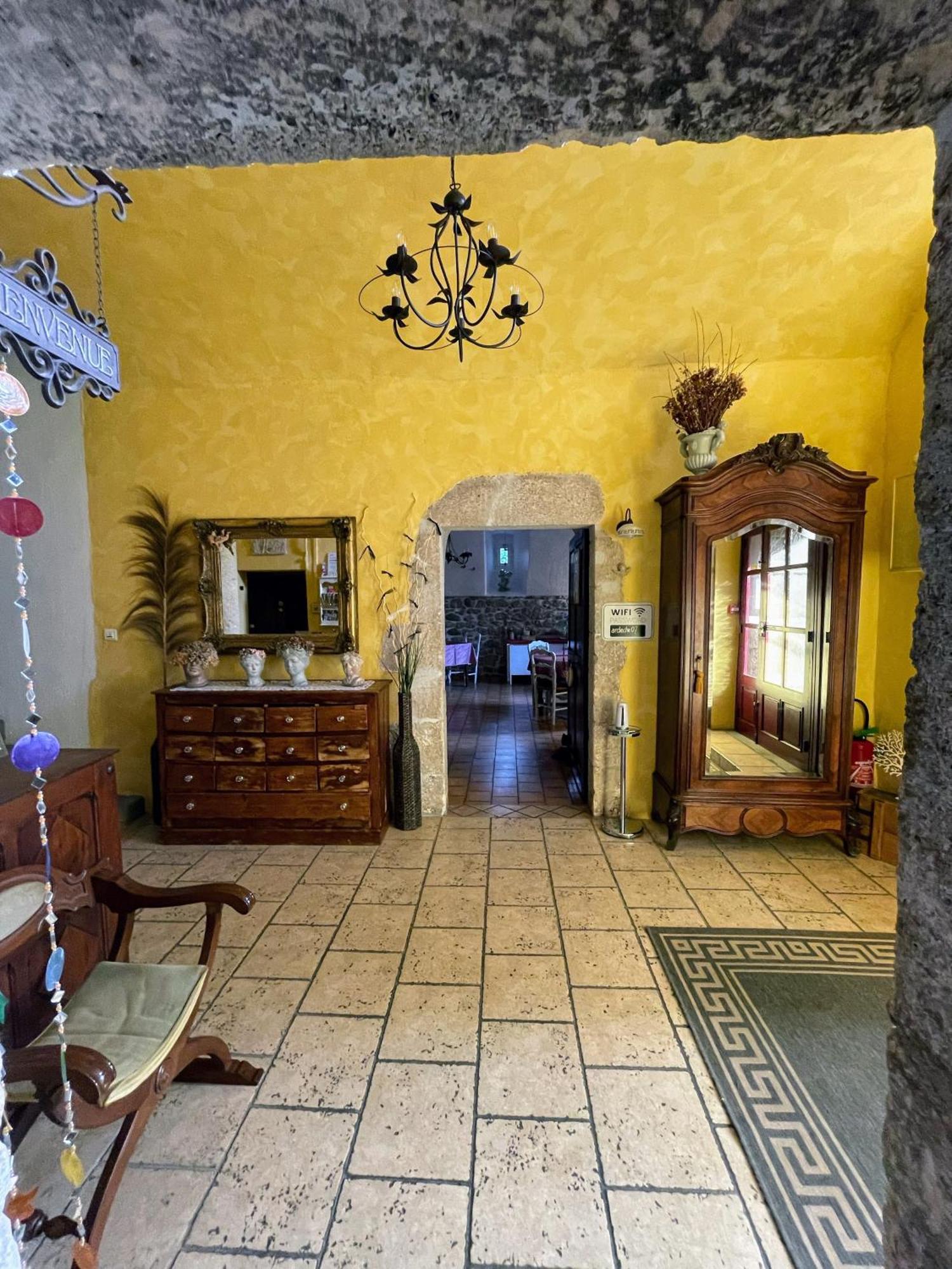 瓦隆蓬达克 Le Manoir Du Raveyron酒店 外观 照片
